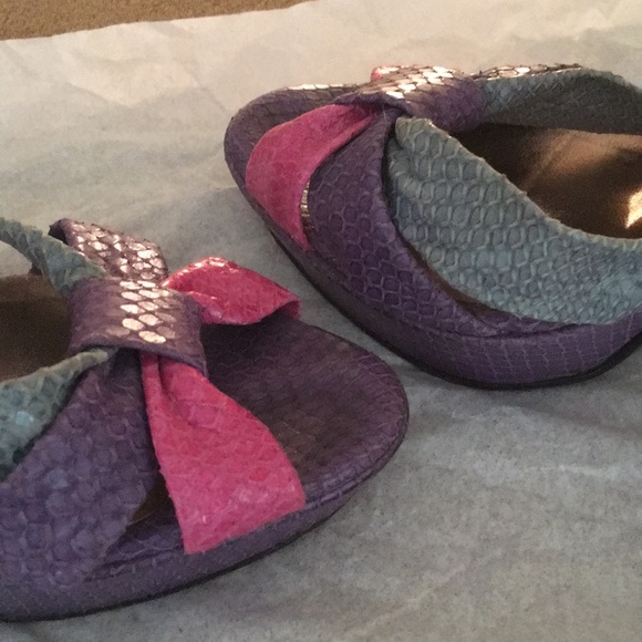 Shoes - Picture 6 of 8